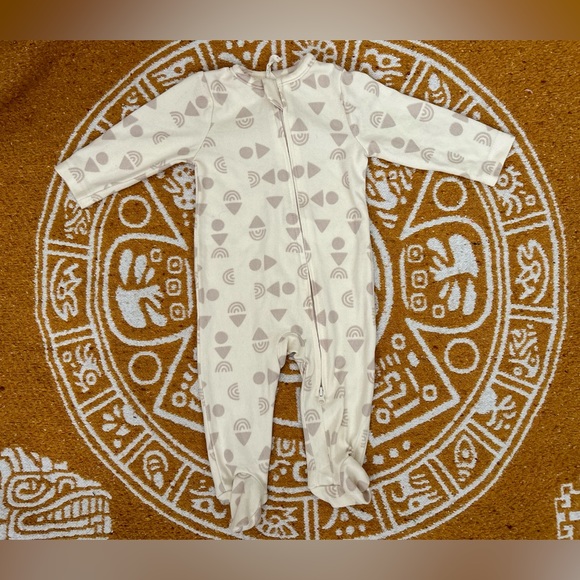 Baby onesie - Picture 1 of 2